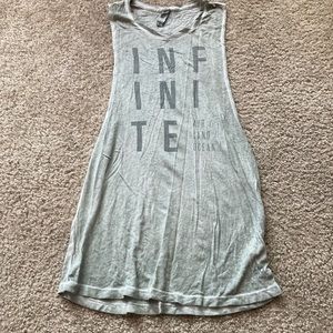 Alo Yoga muscle tank green size M